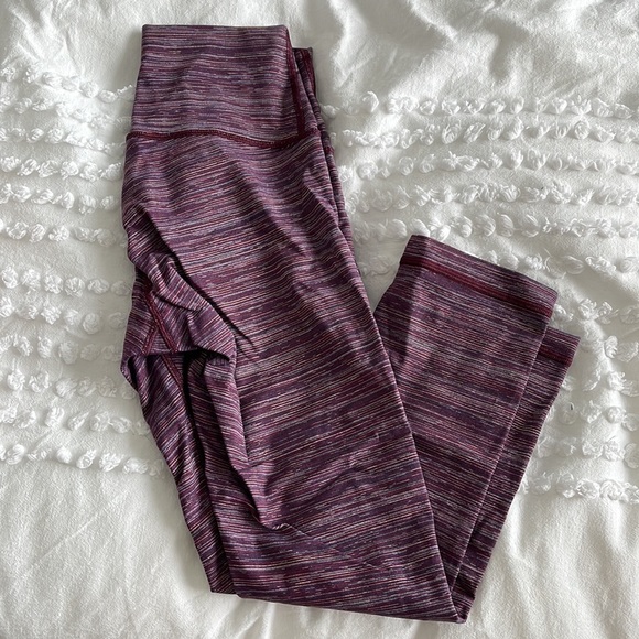 lululemon athletica Pants - 🎉HP🎉 Lululemon Wunder Under Crop